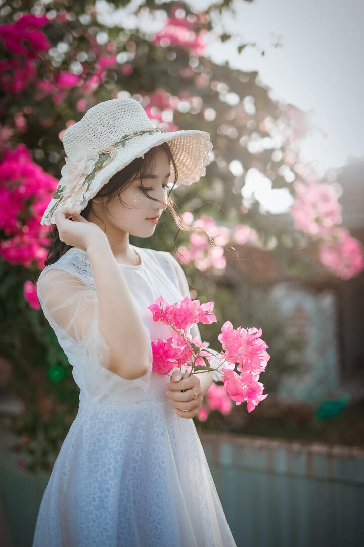 Ways To Style Your Dress With Floral Layers